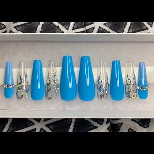Press on nails